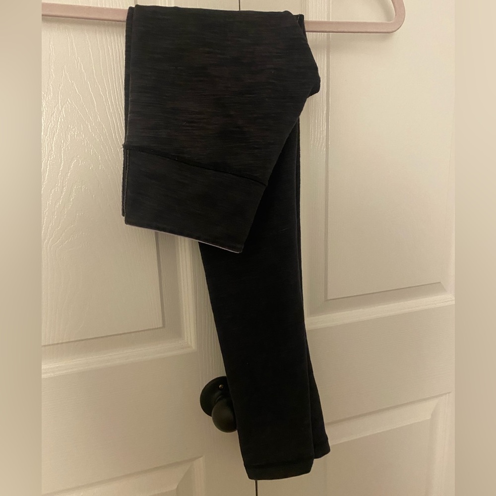 Lululemon yoga pants - Picture 3 of 3